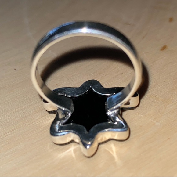 SALE! Adorable Dichroic Glass Sea turtle set in 925 Sterling Silver (SIZE 8.5) - Picture 6 of 8